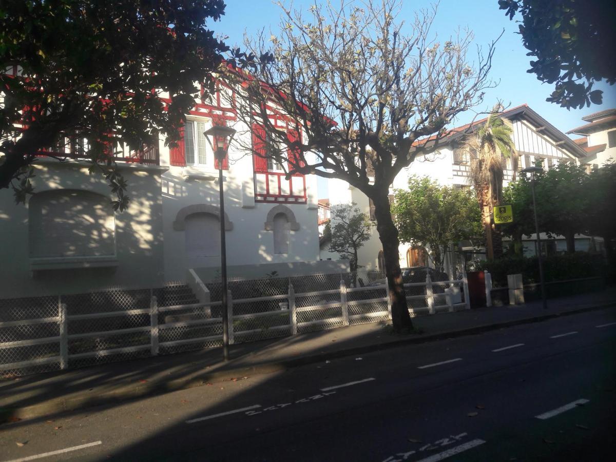 Logis Hotel & Restaurant Bergeret Sport Hendaye Exteriör bild