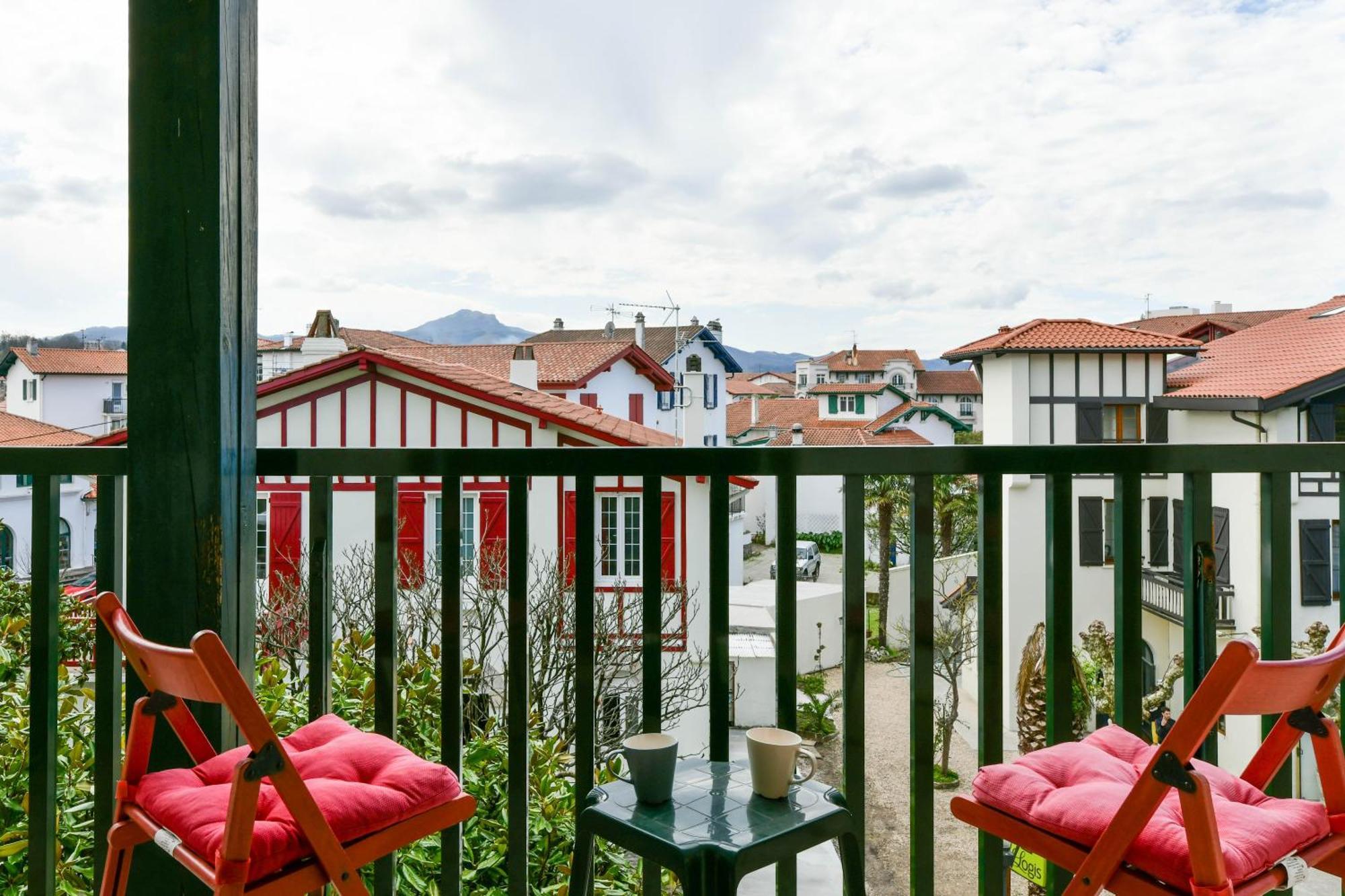 Logis Hotel & Restaurant Bergeret Sport Hendaye Exteriör bild