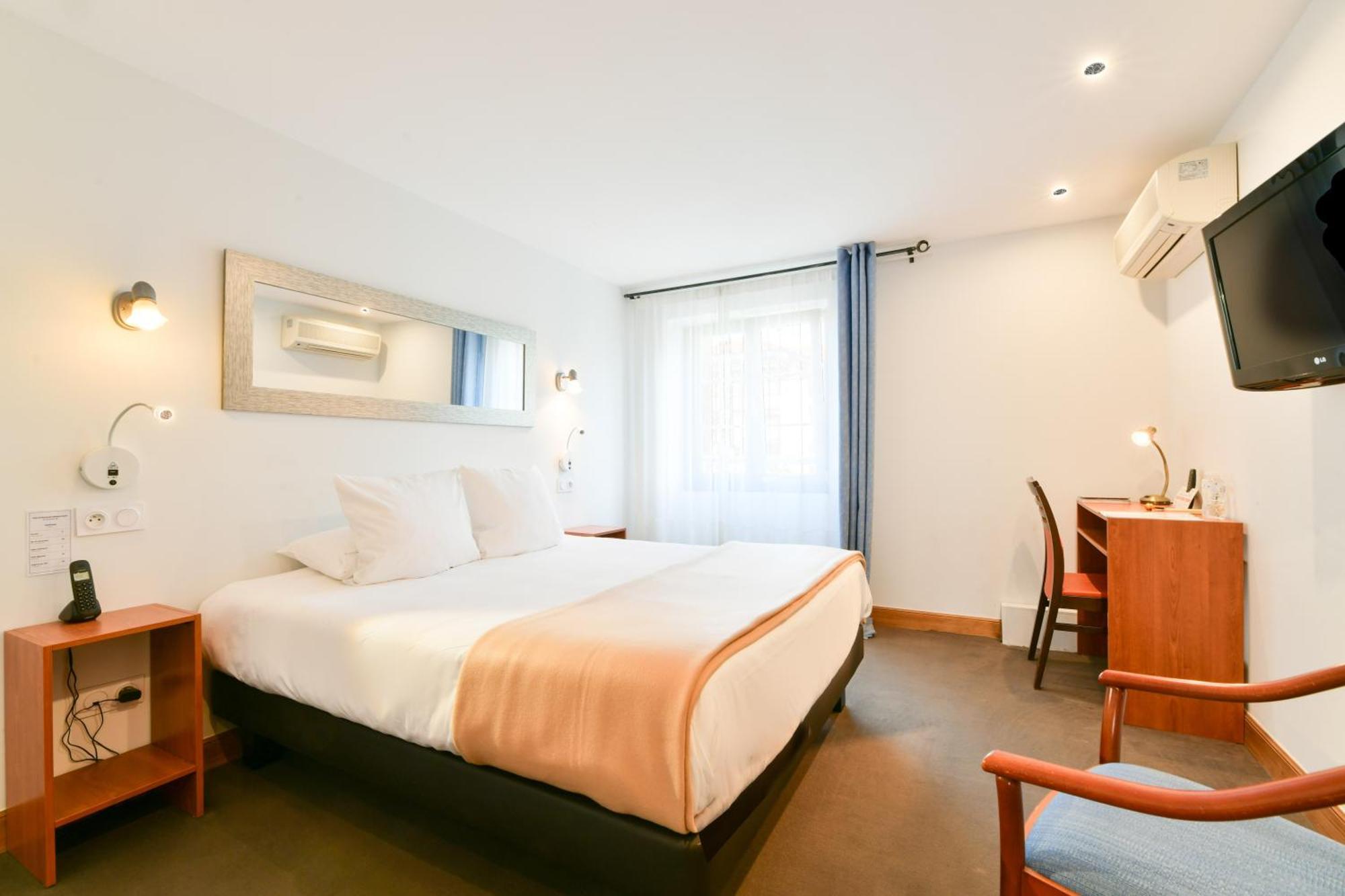 Logis Hotel & Restaurant Bergeret Sport Hendaye Exteriör bild