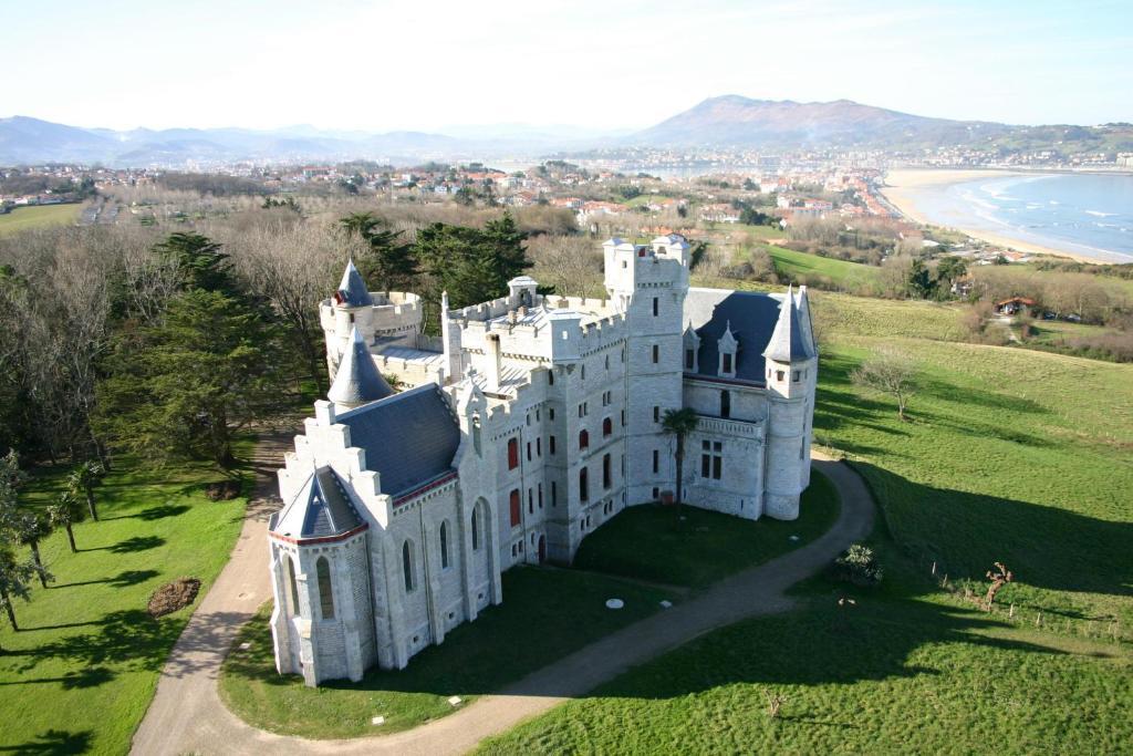 Logis Hotel & Restaurant Bergeret Sport Hendaye Exteriör bild
