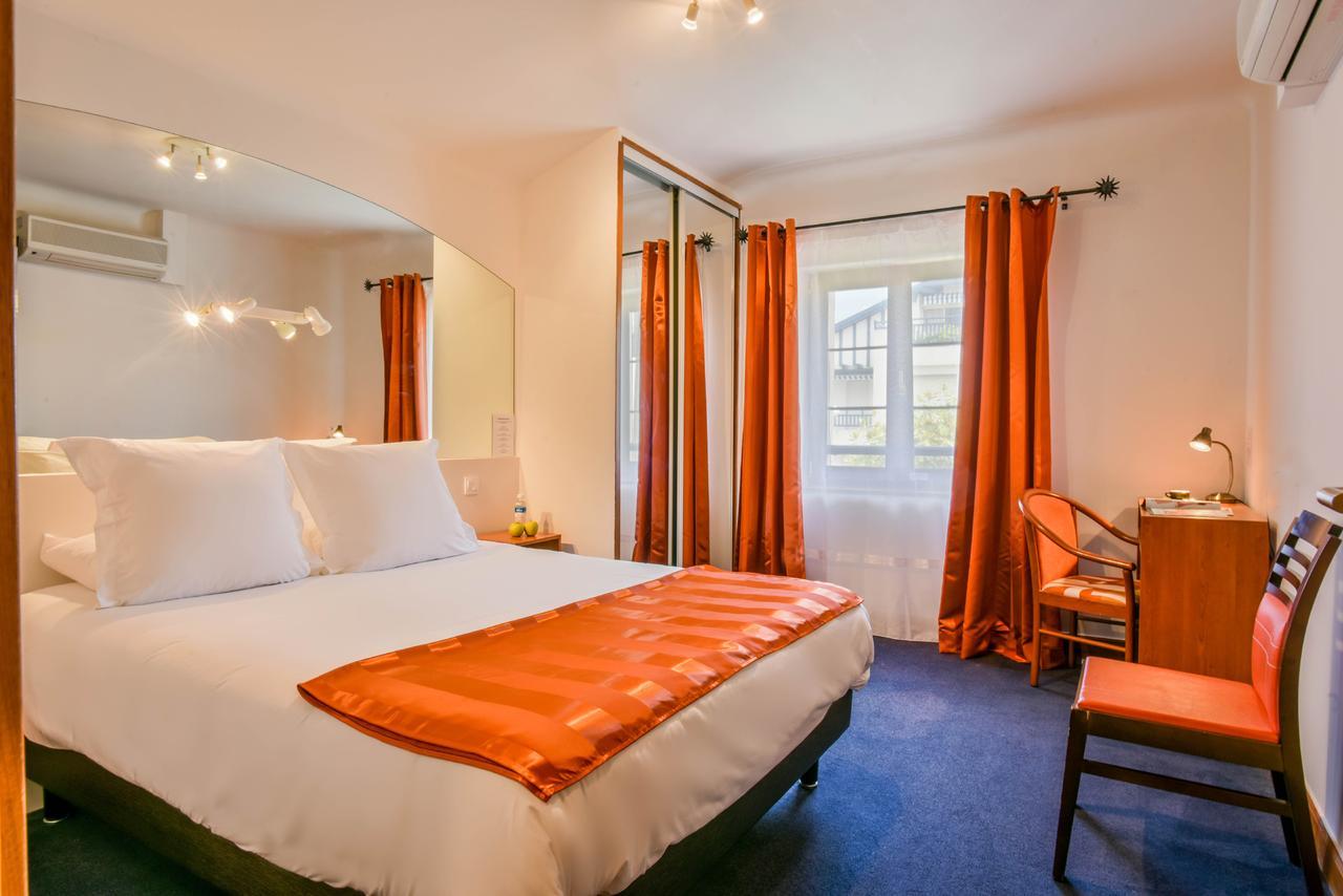 Logis Hotel & Restaurant Bergeret Sport Hendaye Exteriör bild