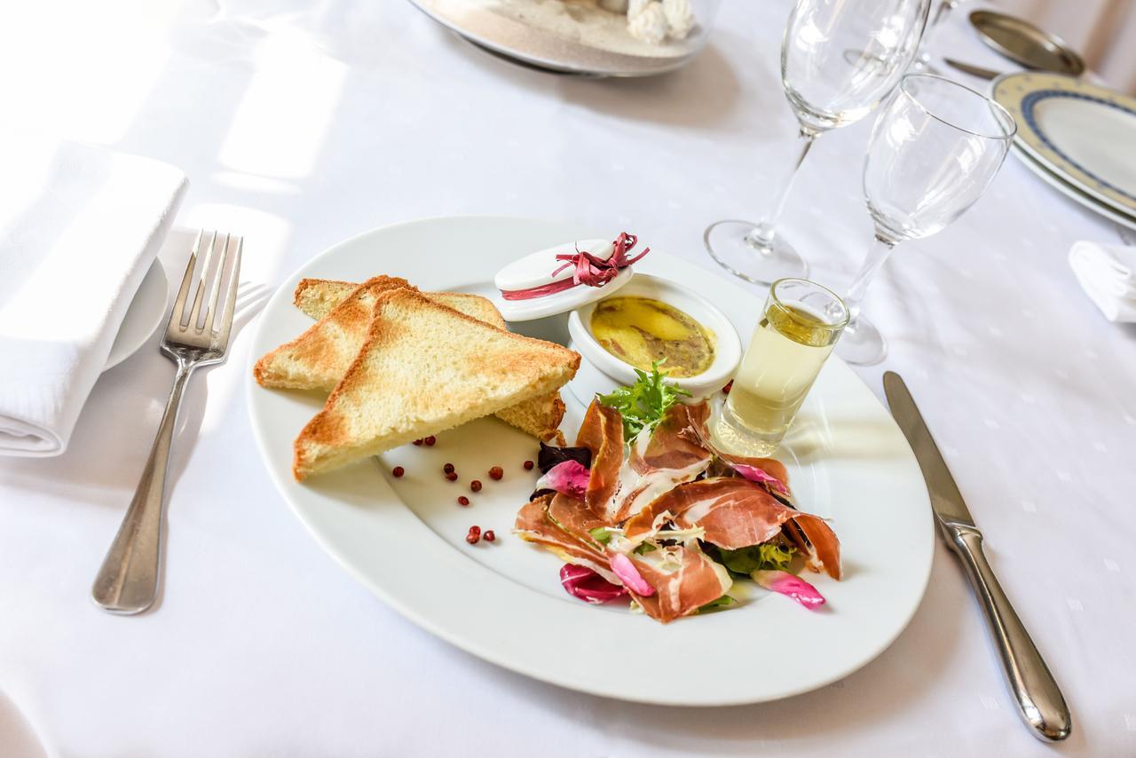 Logis Hotel & Restaurant Bergeret Sport Hendaye Exteriör bild